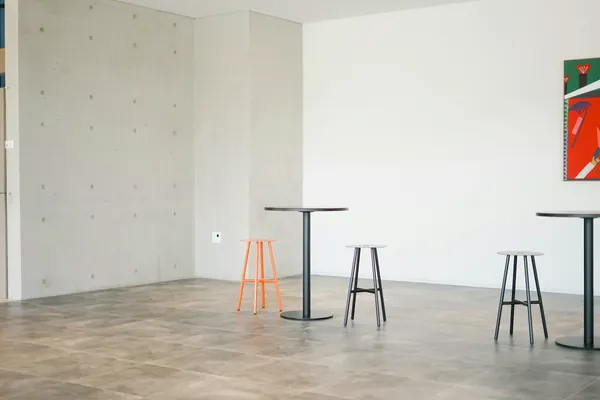 Locales y oficinas en San Adrián